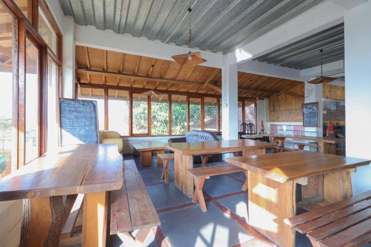 Lembur Incu Syariah Villa & Resto Lembang Exterior photo