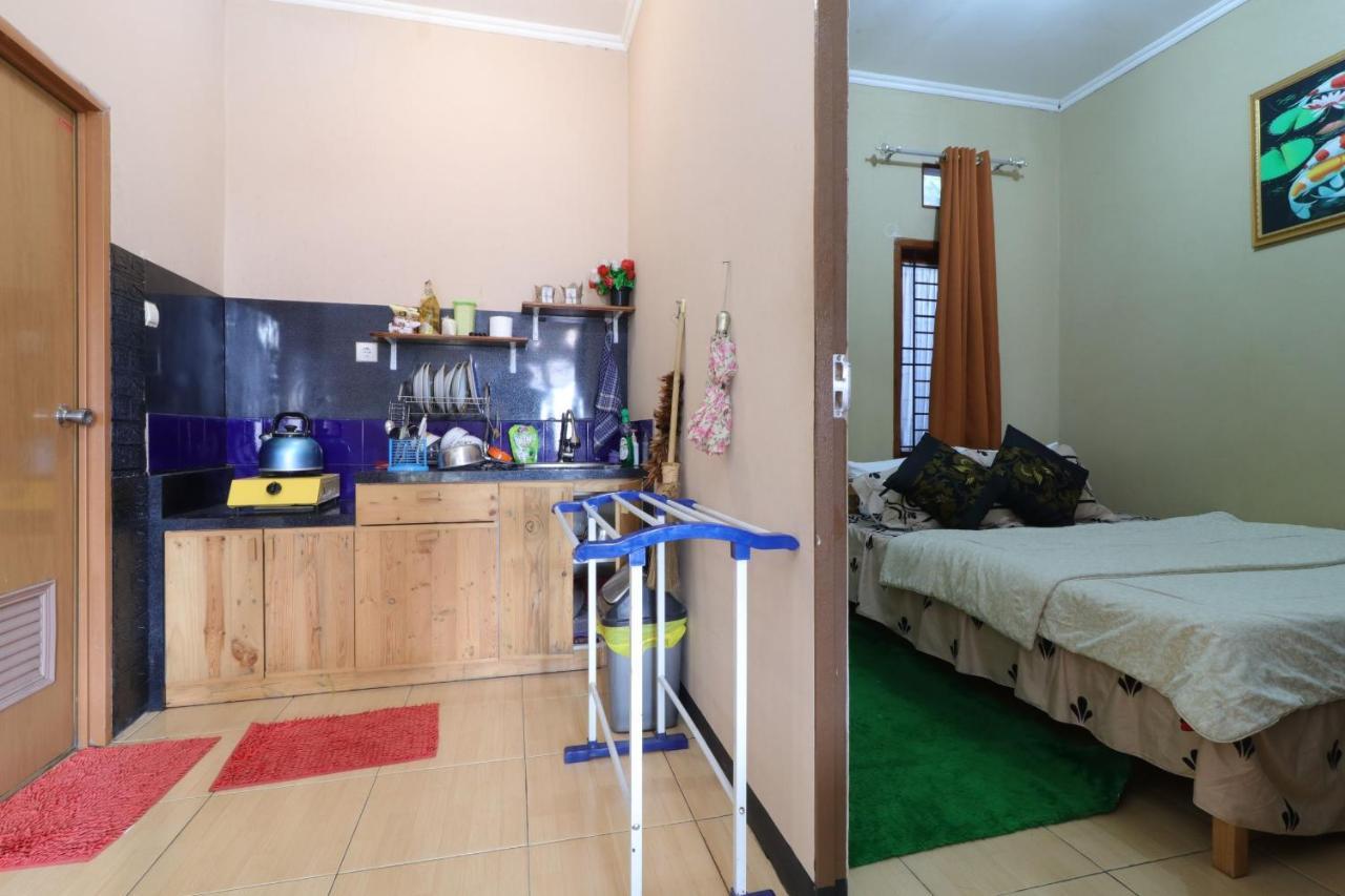 Lembur Incu Syariah Villa & Resto Lembang Exterior photo