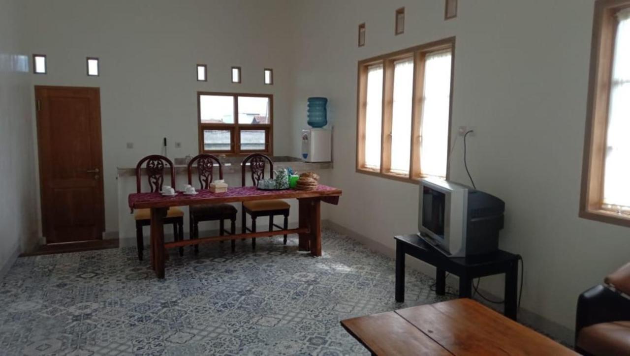Lembur Incu Syariah Villa & Resto Lembang Exterior photo