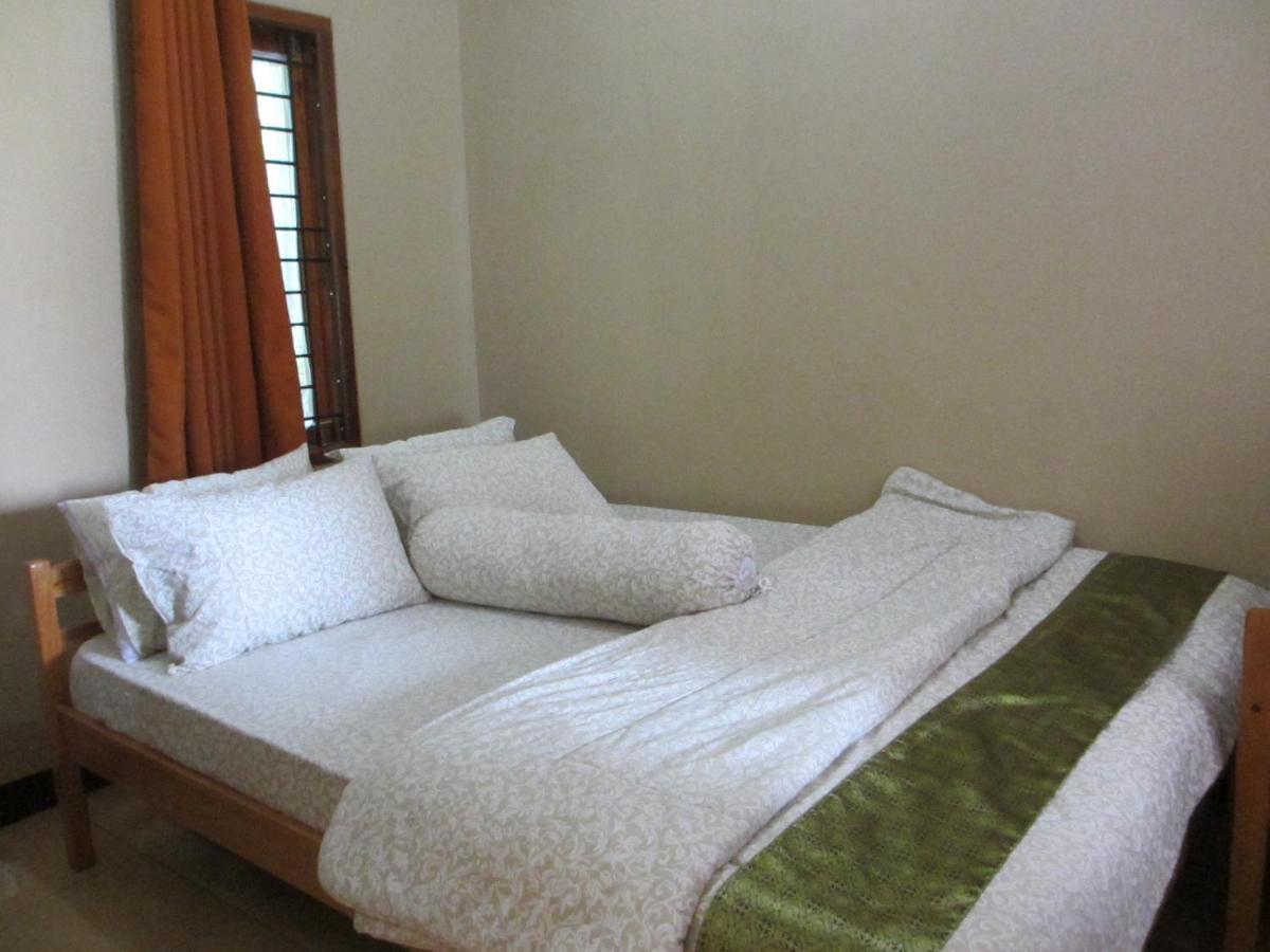 Lembur Incu Syariah Villa & Resto Lembang Exterior photo